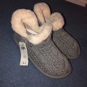Abercrombie and Fitch Gray Knit Slippers